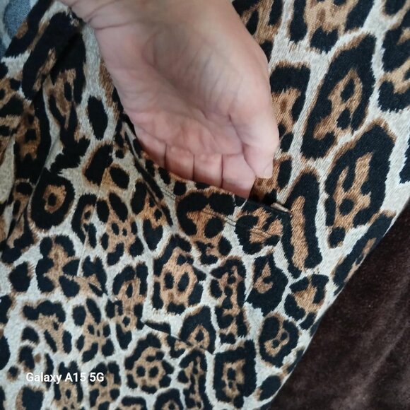 Animal print long large sleeveless cardigan, soft material with 2 front pockets - Picture 5 of 6